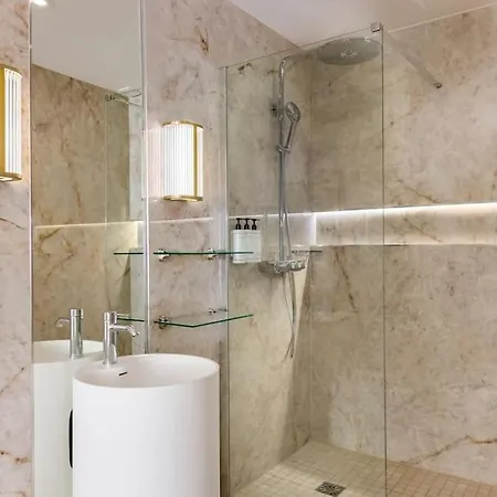 Luxury 5 Bedroom & 5 Bathroom - Eiffel Tower *