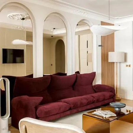 Luxury 5 Bedroom & 5 Bathroom - Eiffel Tower Apartment Paris